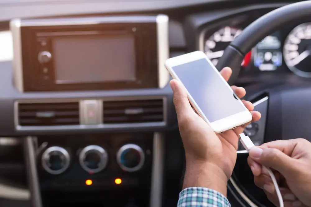 Branchement d'un téléphone pour écouter la radio